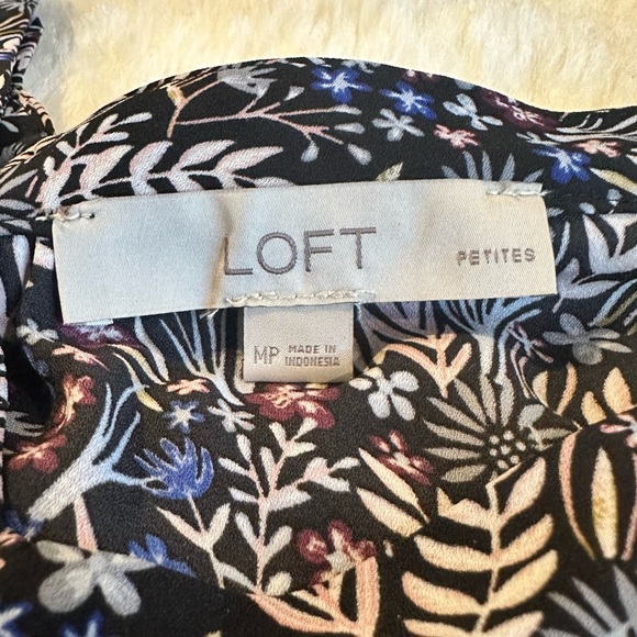 Loft petites floral sleeveless blouse medium - Picture 3 of 11